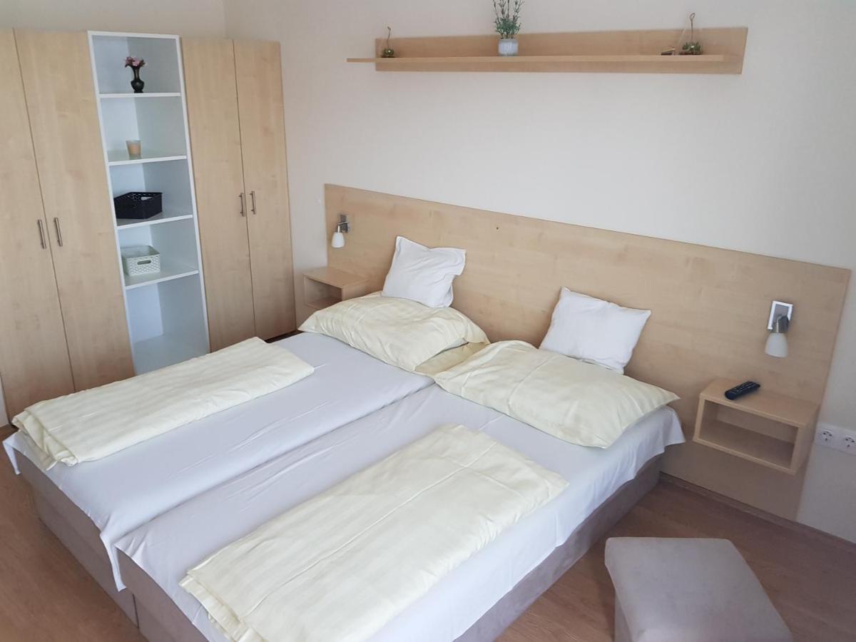 Szaloky Apartmanhaz Gyenesdiás Exterior foto
