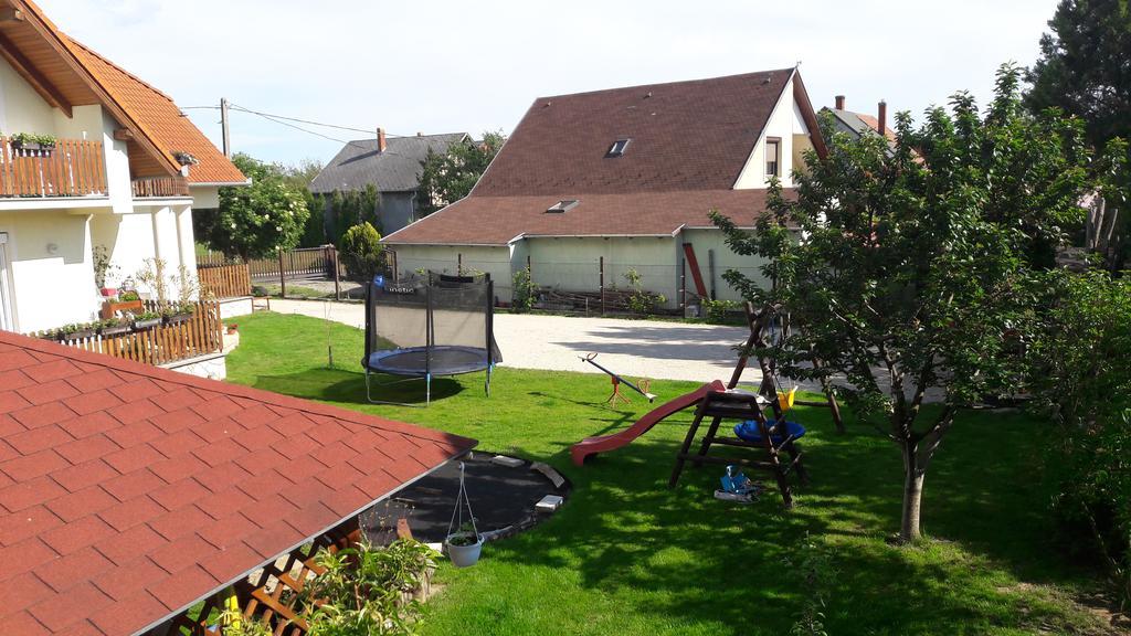 Szaloky Apartmanhaz Gyenesdiás Exterior foto
